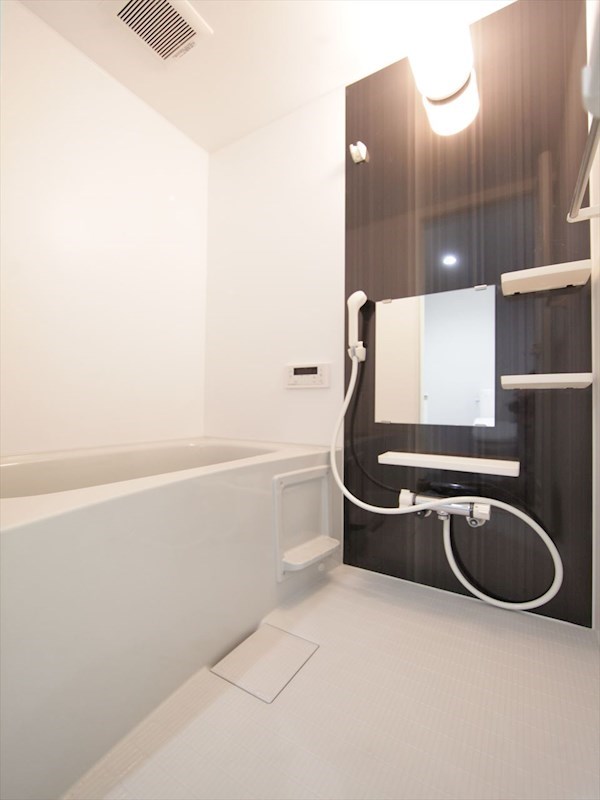 バス・シャワールーム　追い焚き・オートバス機能付お風呂