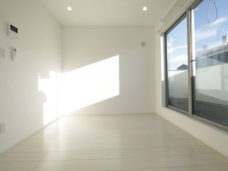 バルコニー　洋室6帖　クローゼット付　エアコン完備　南面バルコニー