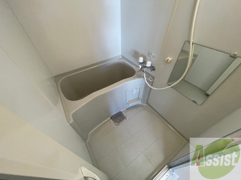 バス・シャワールーム　お風呂になります。一日の疲れを癒してくださいね。