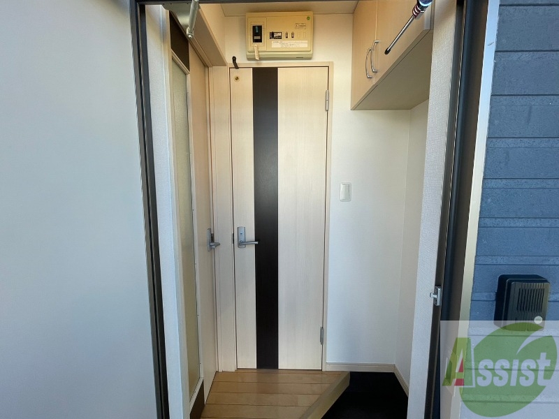 玄関　玄関の様子です。明るい印象ですね。気分もあがりそう。