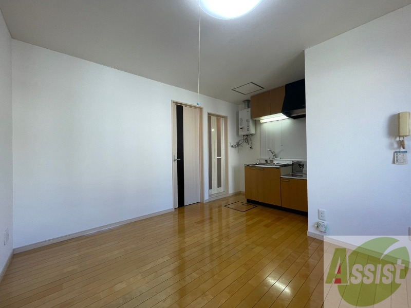 居室・リビング　広くてキレイなお部屋が広がっていて、充実した生活が送れそう。