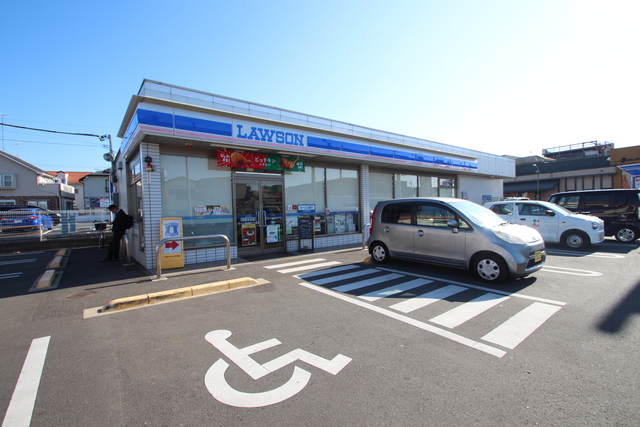 コンビニ　ローソン瀬谷橋戸二丁目店（コンビニ）まで714m