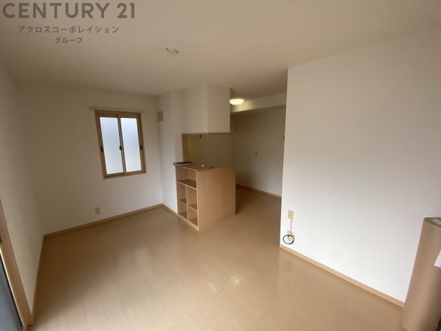 居室・リビング　2面採光で明るいお部屋です♪