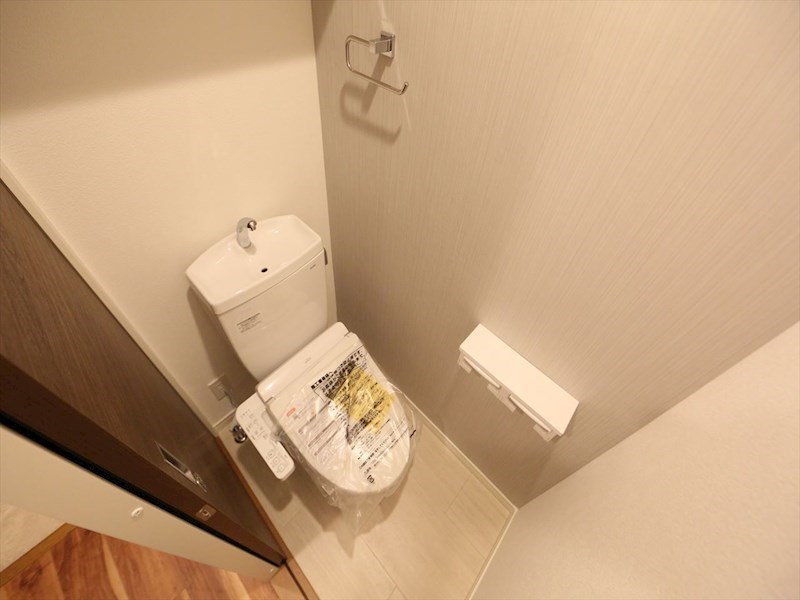 トイレ　温水洗浄暖房便座付トイレ