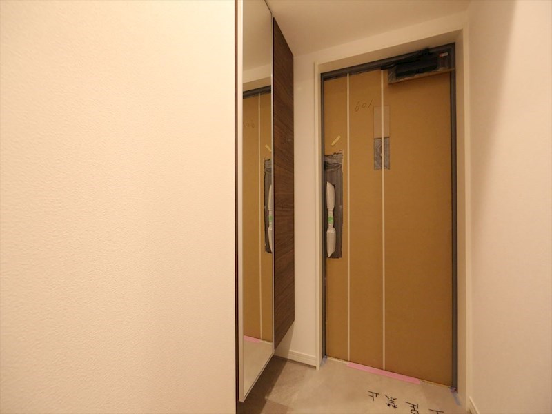 玄関　玄関　シューズボックス付（収納充実してます）