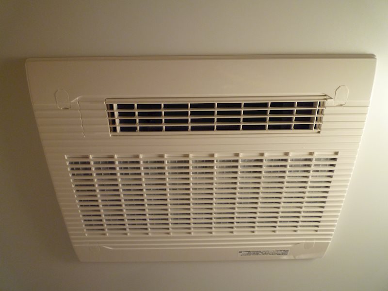 バス・シャワールーム　浴室乾燥機