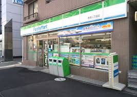 コンビニ　ファミリーマート砧城山通り店（コンビニ）まで221m