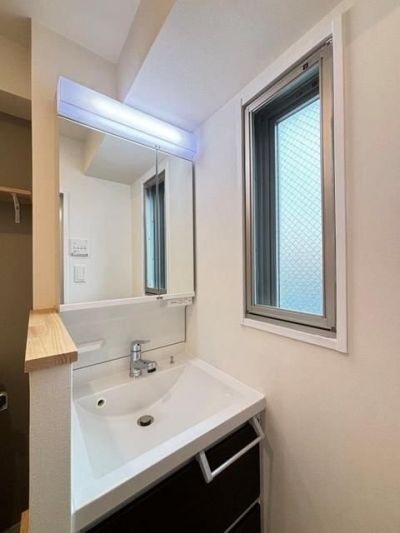 洗面設備　※別部屋の参考写真です。