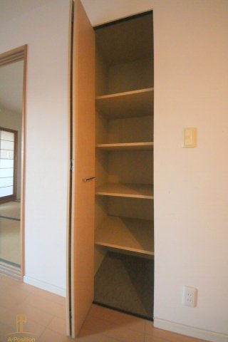 収納　レジディア都島II