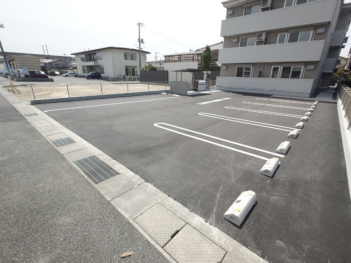 駐車場　駐車スペースもあります