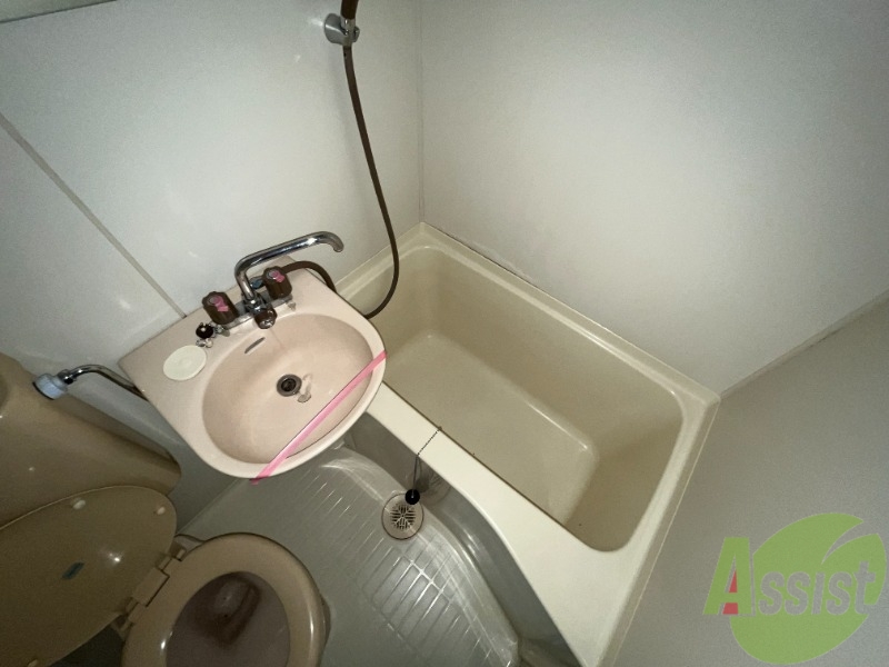 バス・シャワールーム　１人暮らしにはピッタリのサイズ感ですね！