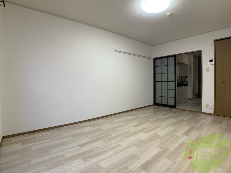 その他部屋・スペース　ベッドを置いても広々使えそうな寝室スペースですね。