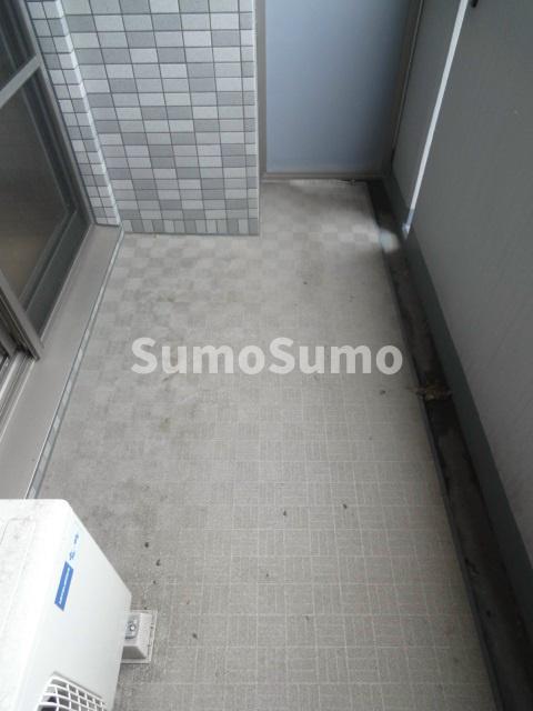 バルコニー　バルコニーからの眺めを楽しみながら食事をしませんか