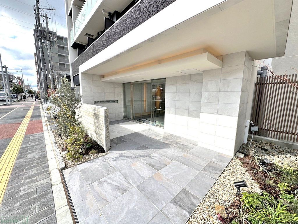 エントランス　駐車場