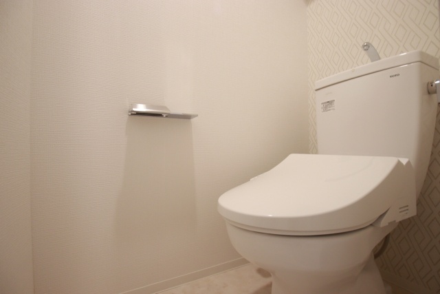 トイレ　※別室の参考写真の為、現況優先です。