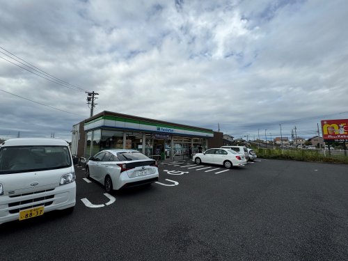 コンビニ　ファミリーマート 岩倉曽野町店（コンビニ）まで438m