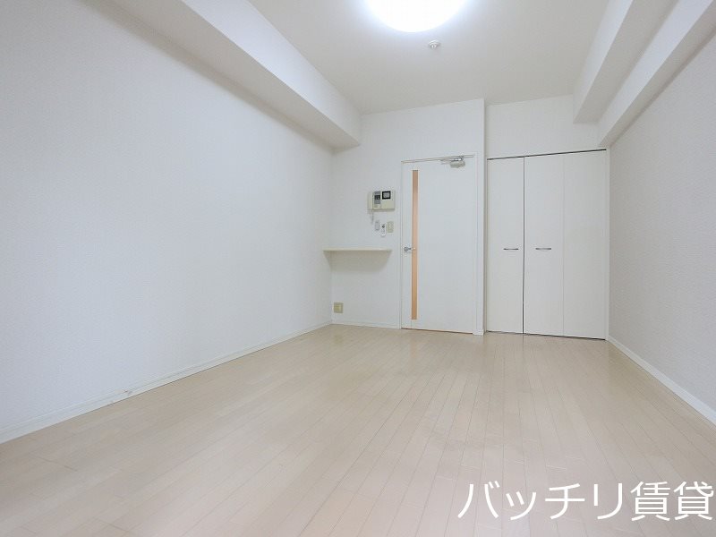 居室・リビング　別号室タイプの為、現状を優先致します。