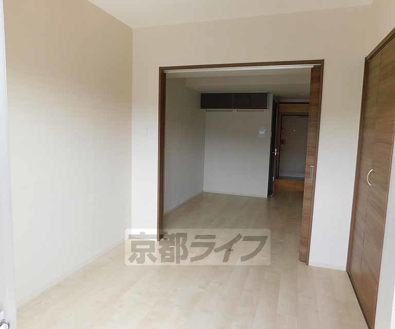 居室・リビング　寝室が分けられる便利な間取りです。