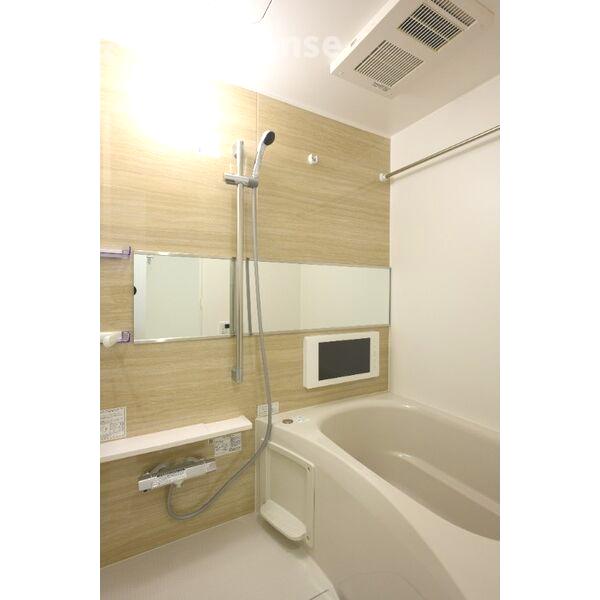 バス・シャワールーム　ゆったり過ごせるお風呂です