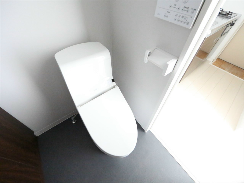 トイレ　温水洗浄暖房便座付トイレ