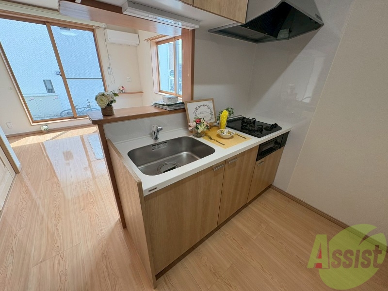 キッチン　キッチンの調理台が広いので料理が捗りますね。