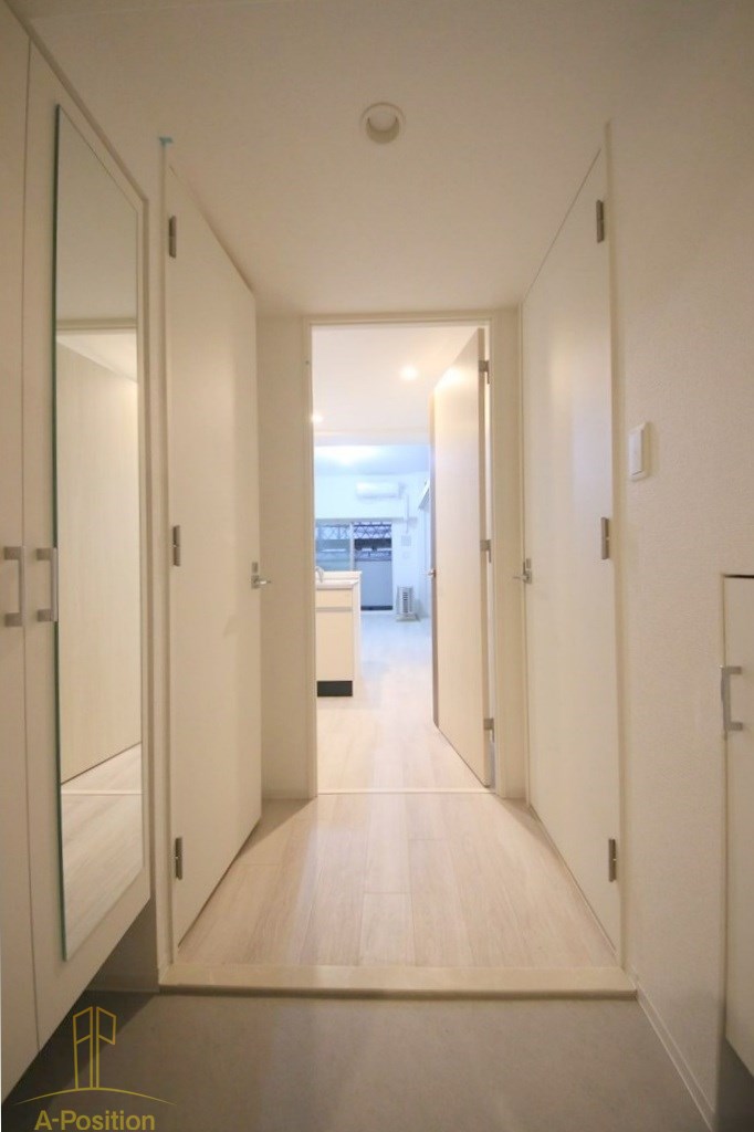 玄関　セレニテフラン本町