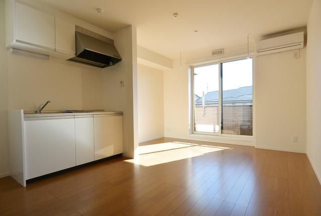 居室・リビング　★光の差し込む明るいリビングです★