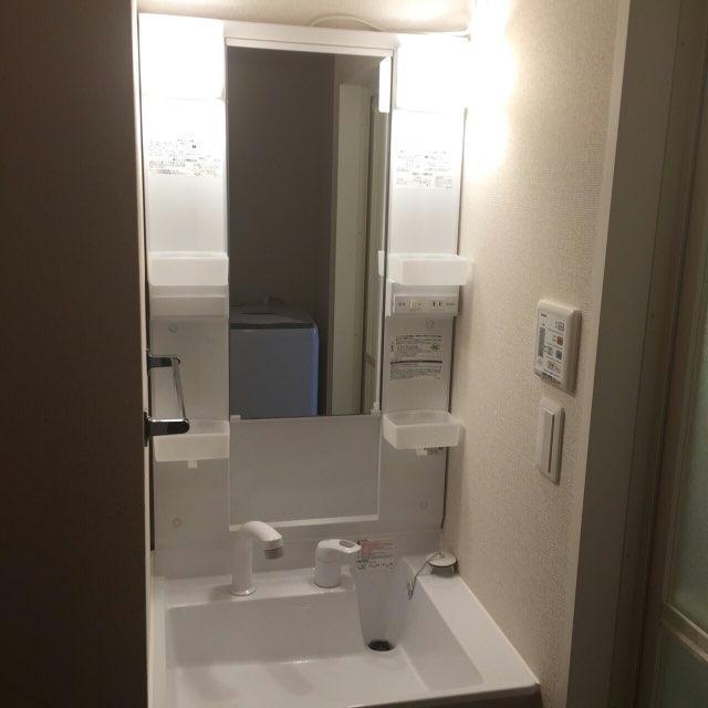 洗面設備　独立洗面台?