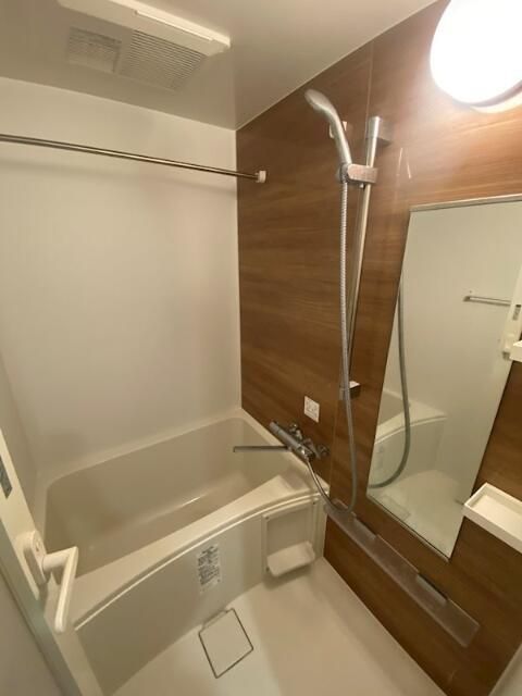 バス・シャワールーム　浴室には乾燥機が付いているので梅雨の時期でも安心です☆