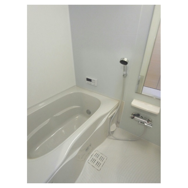 バス・シャワールーム　サーモ水栓・追い炊き機能・浴室乾燥機付き