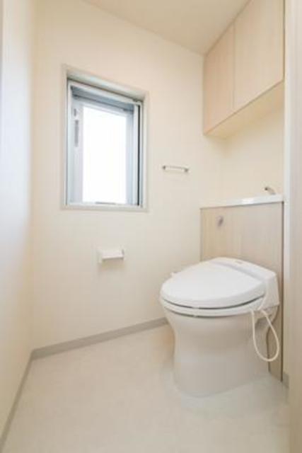 トイレ　※写真は同タイプ住戸です。