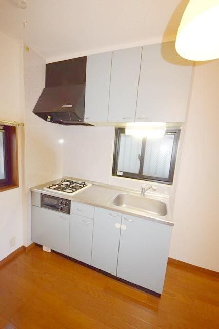 キッチン　新婚さんオススメ賃貸住宅　買物便利な立地　南向き