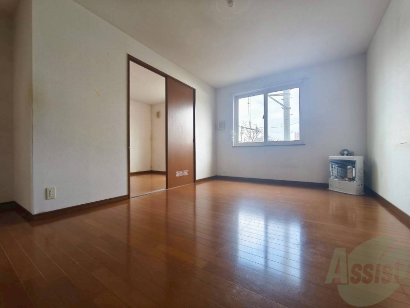 居室・リビング　広くてきれいなリビングです！快適に過ごせそうですね。