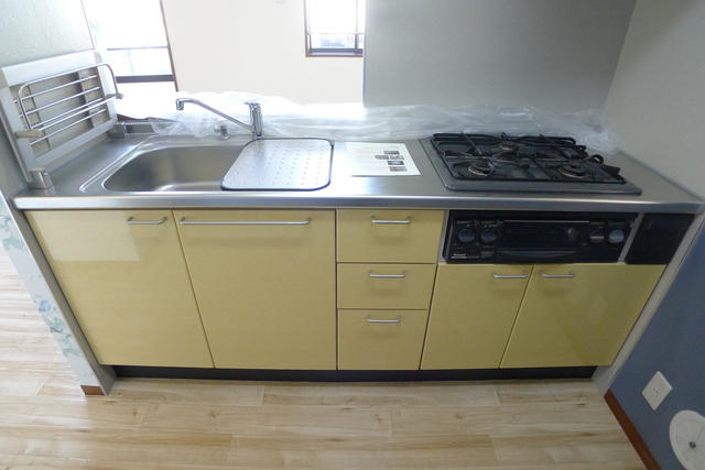 キッチン　写真は同物件別部屋の写真です