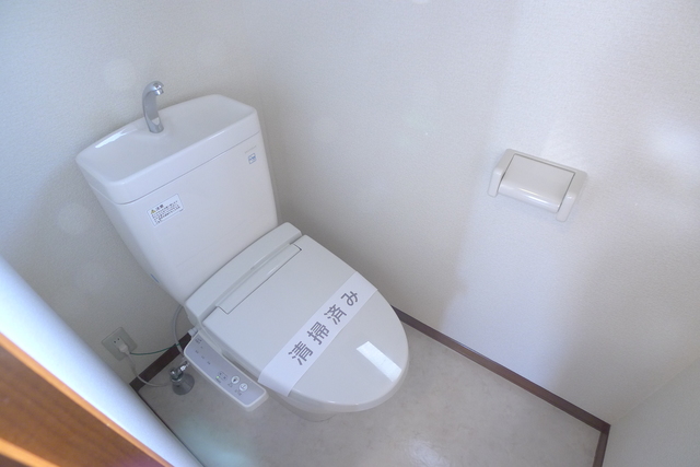 トイレ　写真は同物件別部屋の写真です
