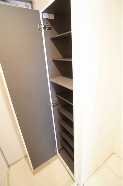 収納　シューズボックスあります。