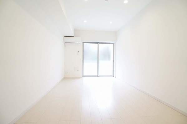 居室・リビング　洋室8.4帖のお部屋です。