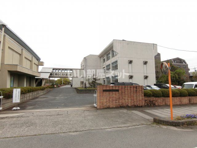 小学校　岩倉市立五条川小学校（小学校）まで877m