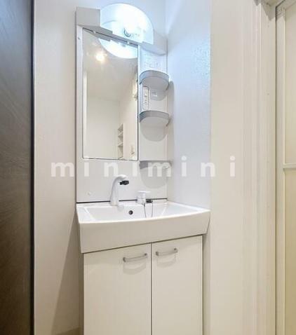 洗面設備　※写真は別号室のものですので現状優先とさせていただきます