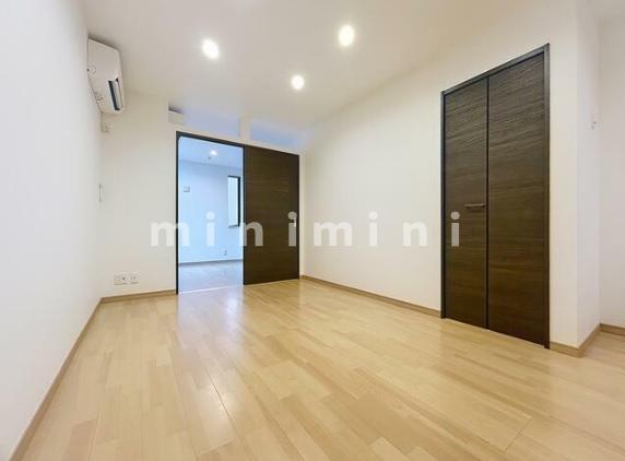 居室・リビング　※写真は別号室のものですので現状優先とさせていただきます