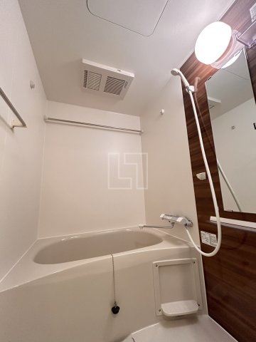 バス・シャワールーム　セレニテフラン本町　バスルーム