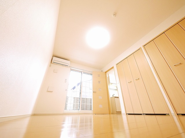 居室・リビング　使いやすい居間です