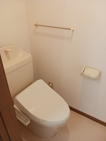 トイレ　落ち着いたトイレです