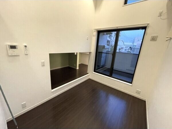 居室・リビング　※写真は同じマンションの違う部屋のものになります。