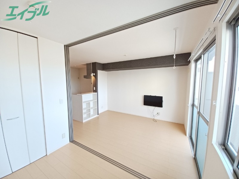 居室・リビング　同型参考写真