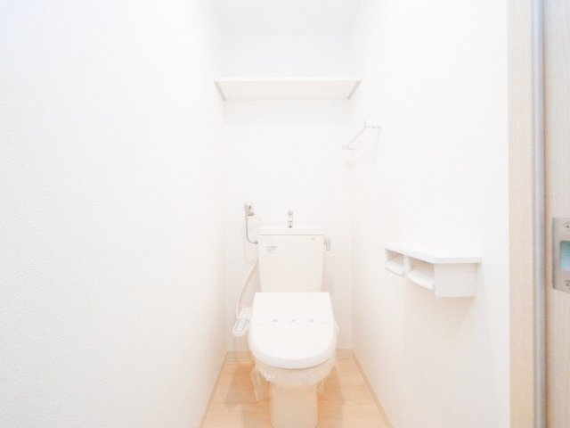 トイレ　いつも清潔・ウォシュレット完備しています♪