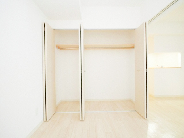 収納　衣類の収納に便利なクローゼットです♪