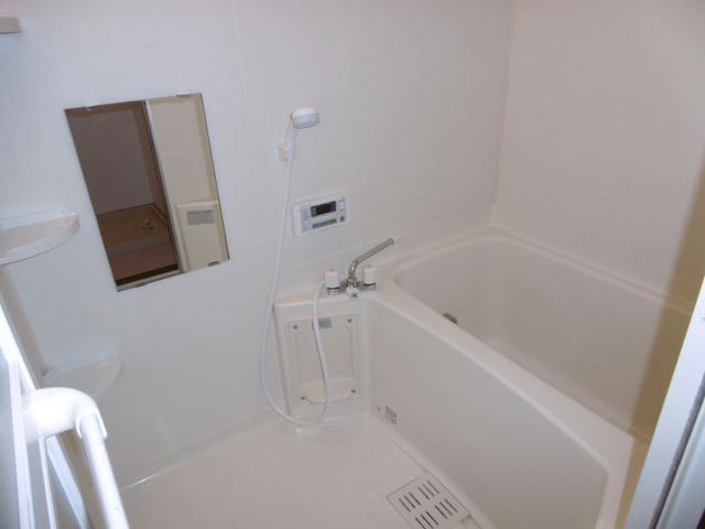 バス・シャワールーム　清潔感のある浴室です