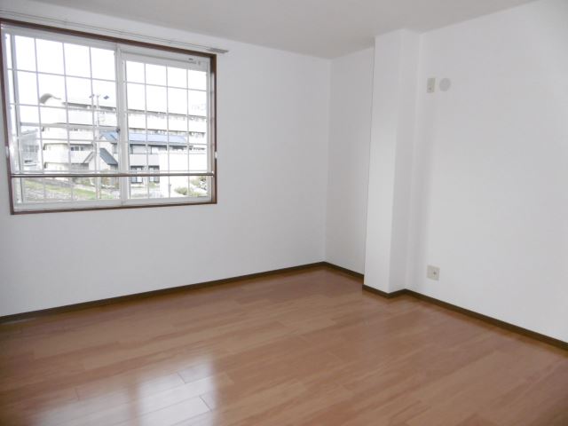 その他部屋・スペース　北側の洋間です