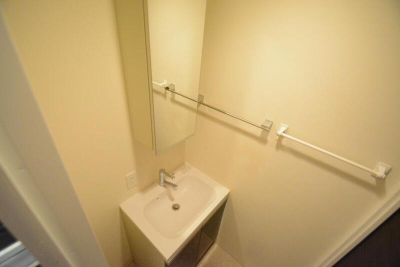 洗面設備　独立洗面台です